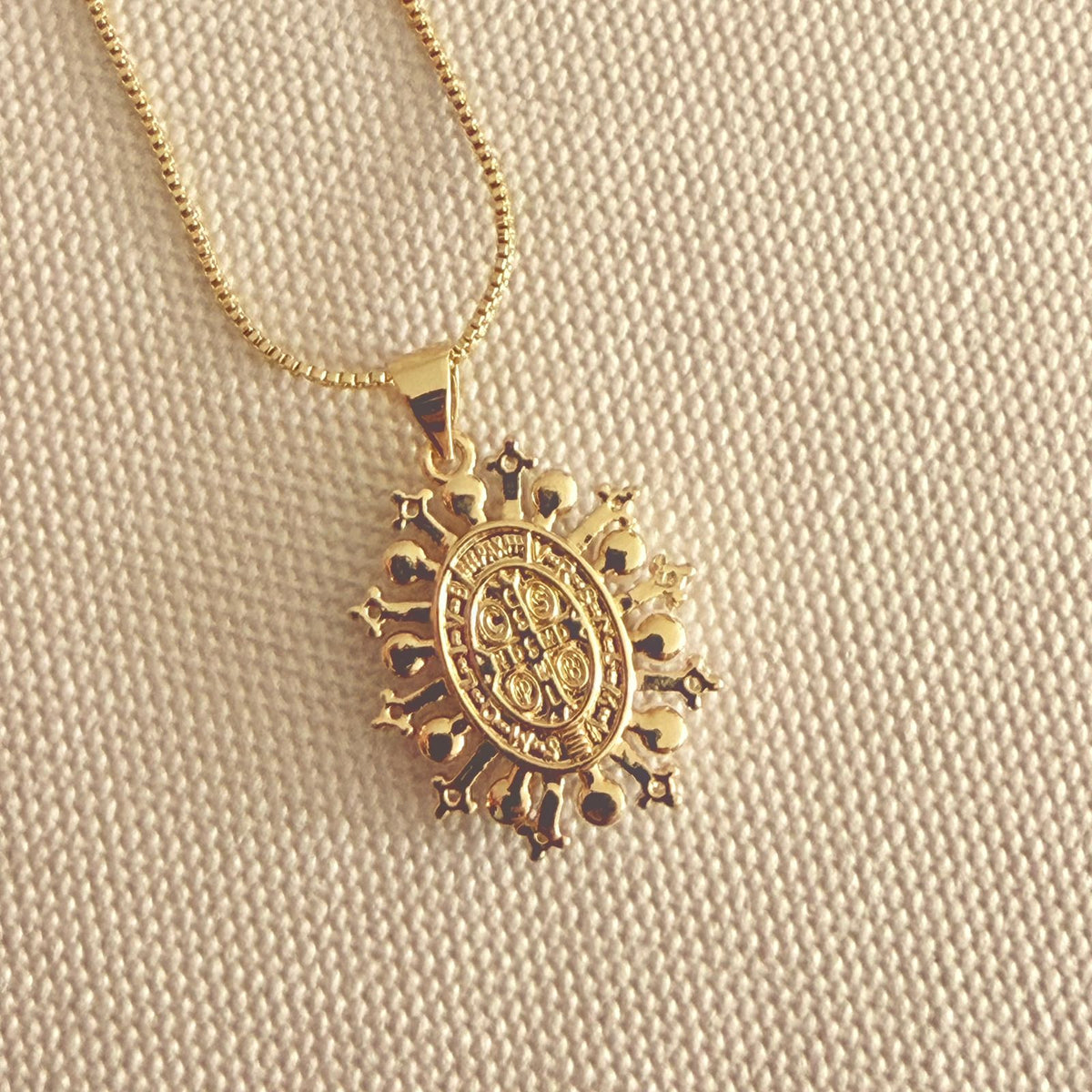 Medalla Virgen Perlas